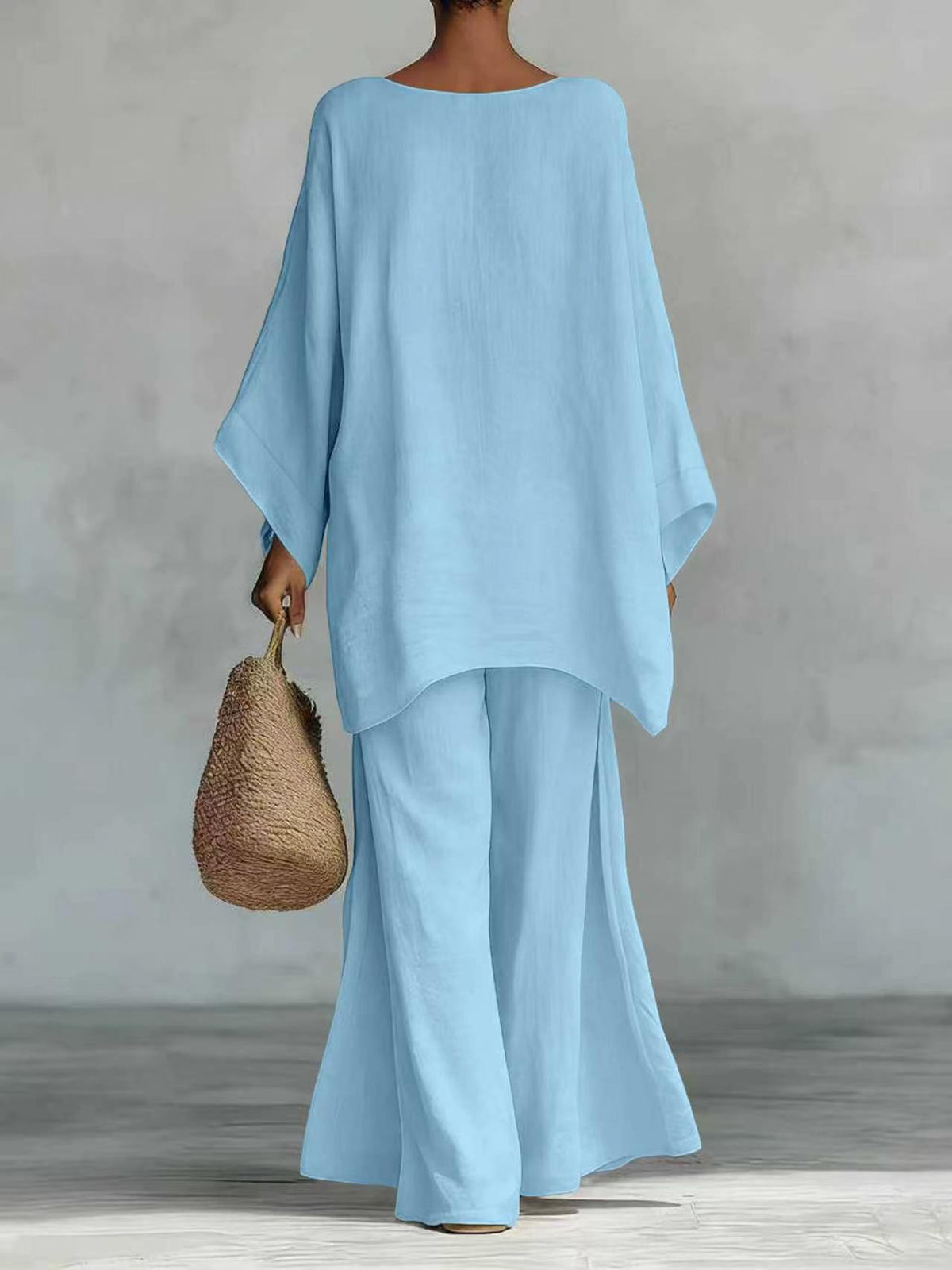 Zweiteiliges Damen-Set mit weiter Bluse und Hose