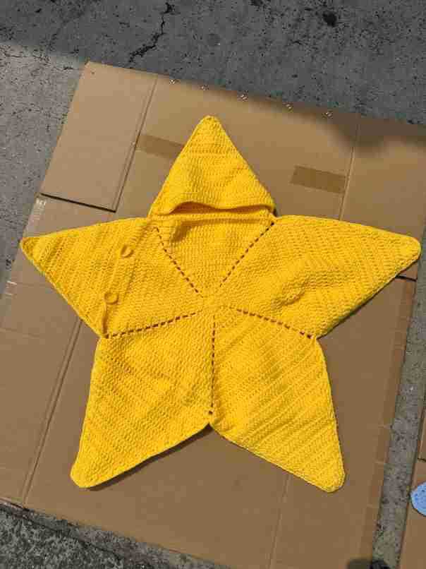 Handgehäkelter Baby-Schlafsack im Seestern-Design
