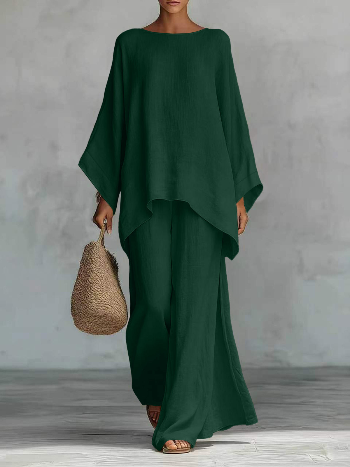 Zweiteiliges Damen-Set mit weiter Bluse und Hose