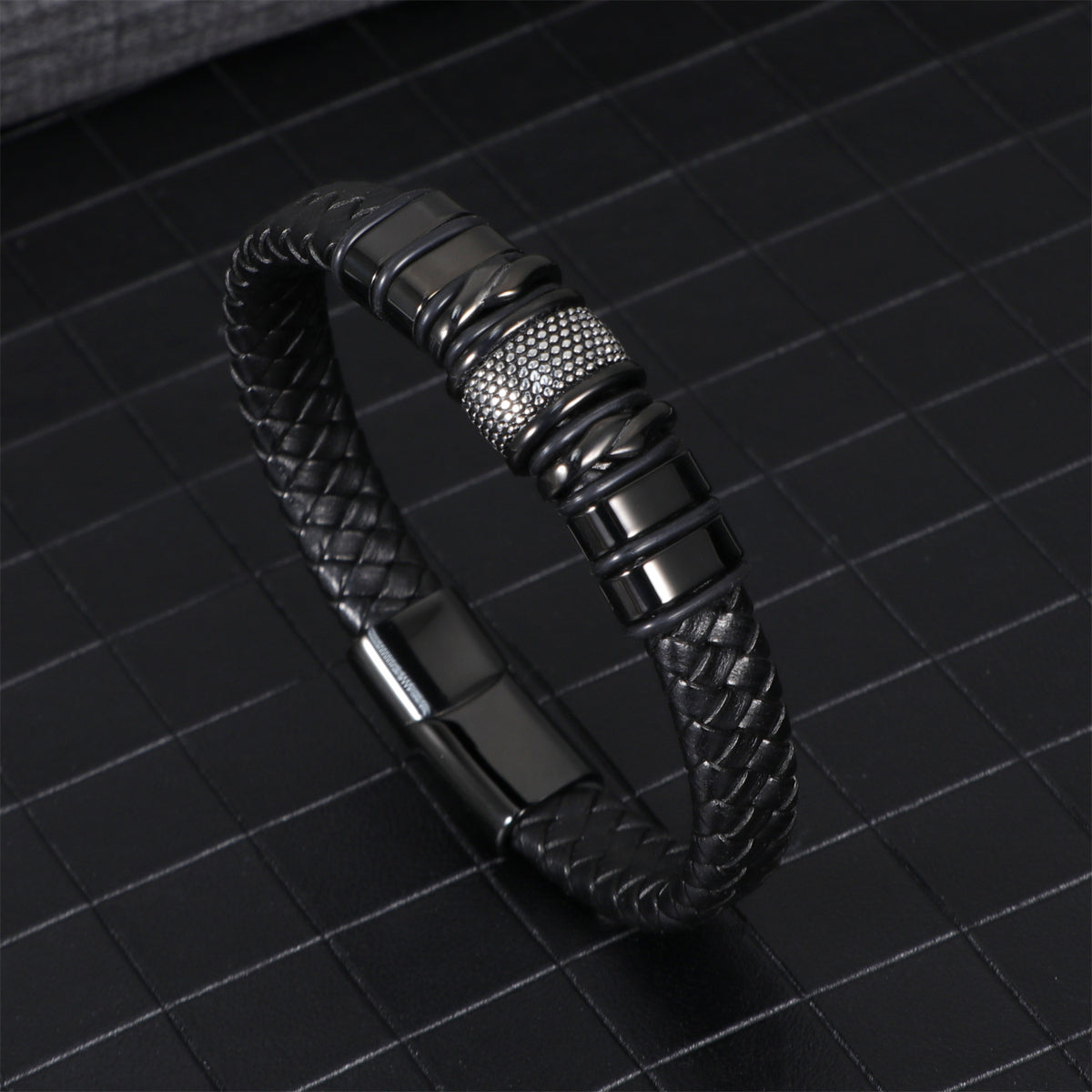 Geflochtenes Lederarmband für Herren mit Edelstahl-Magnetverschluss