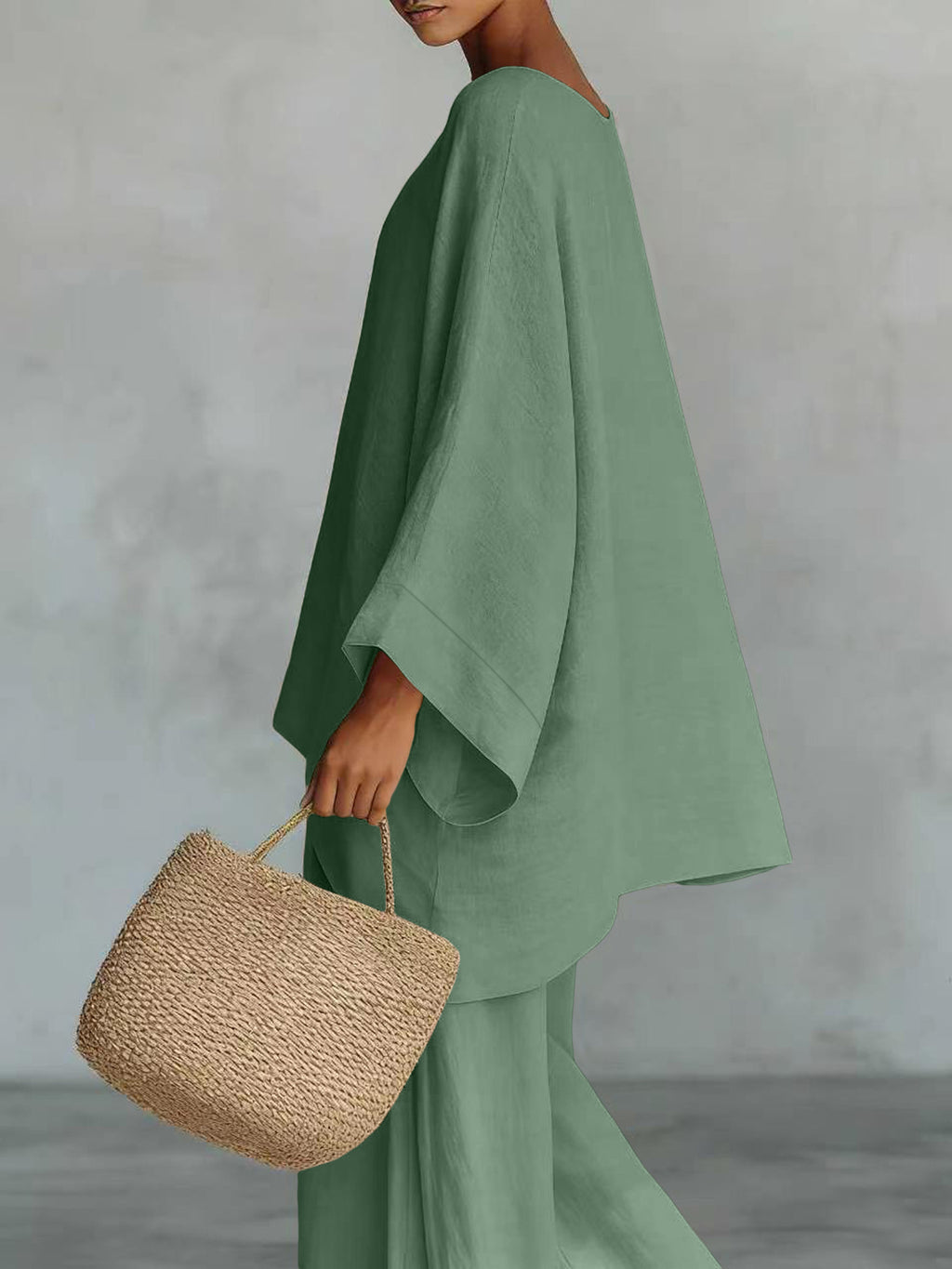 Zweiteiliges Damen-Set mit weiter Bluse und Hose