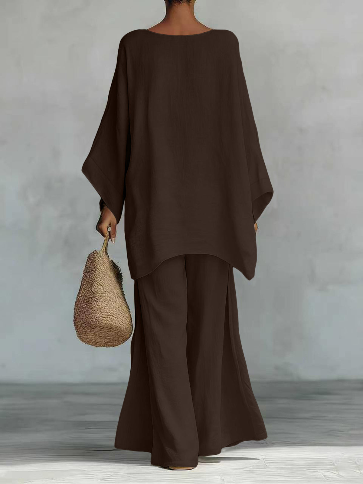 Zweiteiliges Damen-Set mit weiter Bluse und Hose