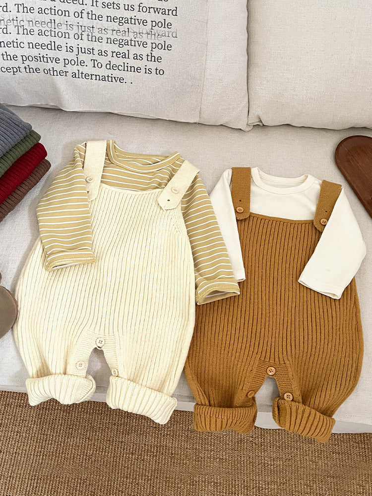 Baby-Stricklatzhose aus Viskose und Polyester