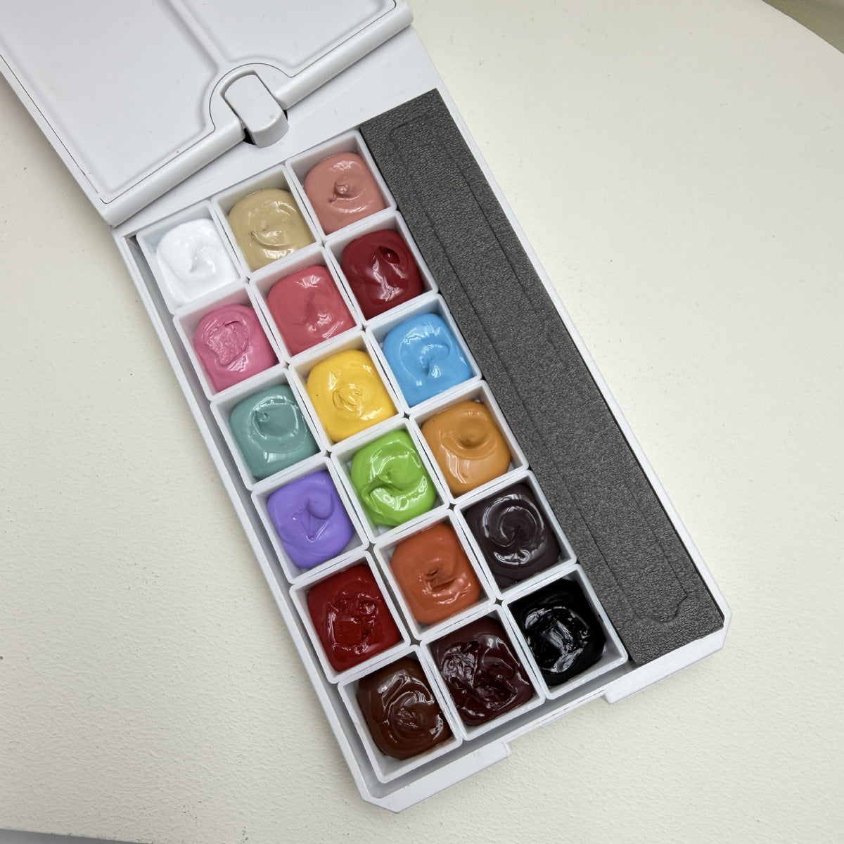 Rotating Flip Cover Gel Nail Polish