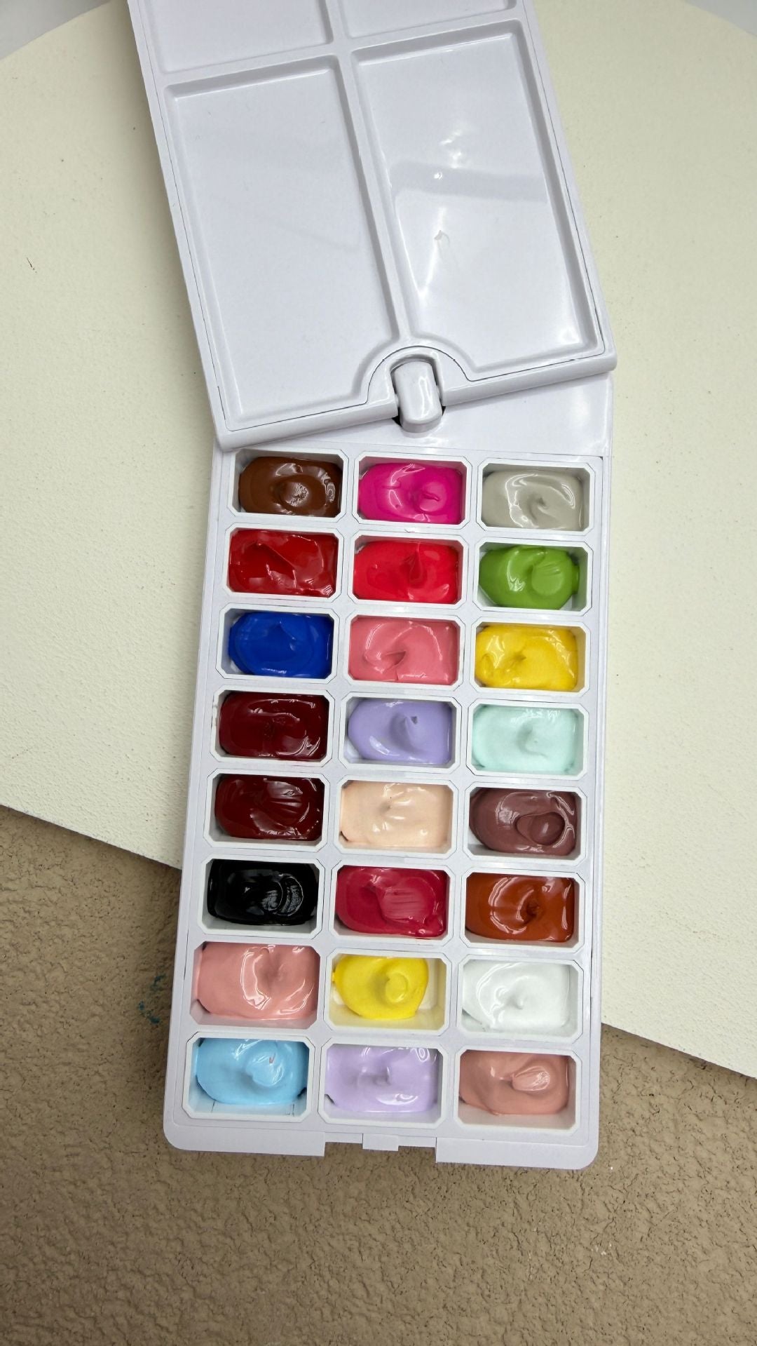 Rotating Flip Cover Gel Nail Polish